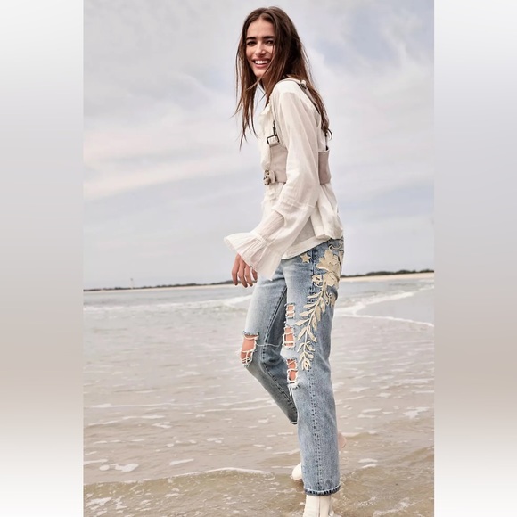 NWOT Free People x We The Free Bren Embroidered Distressed Boyfriend Jeans $168 - Picture 2 of 15